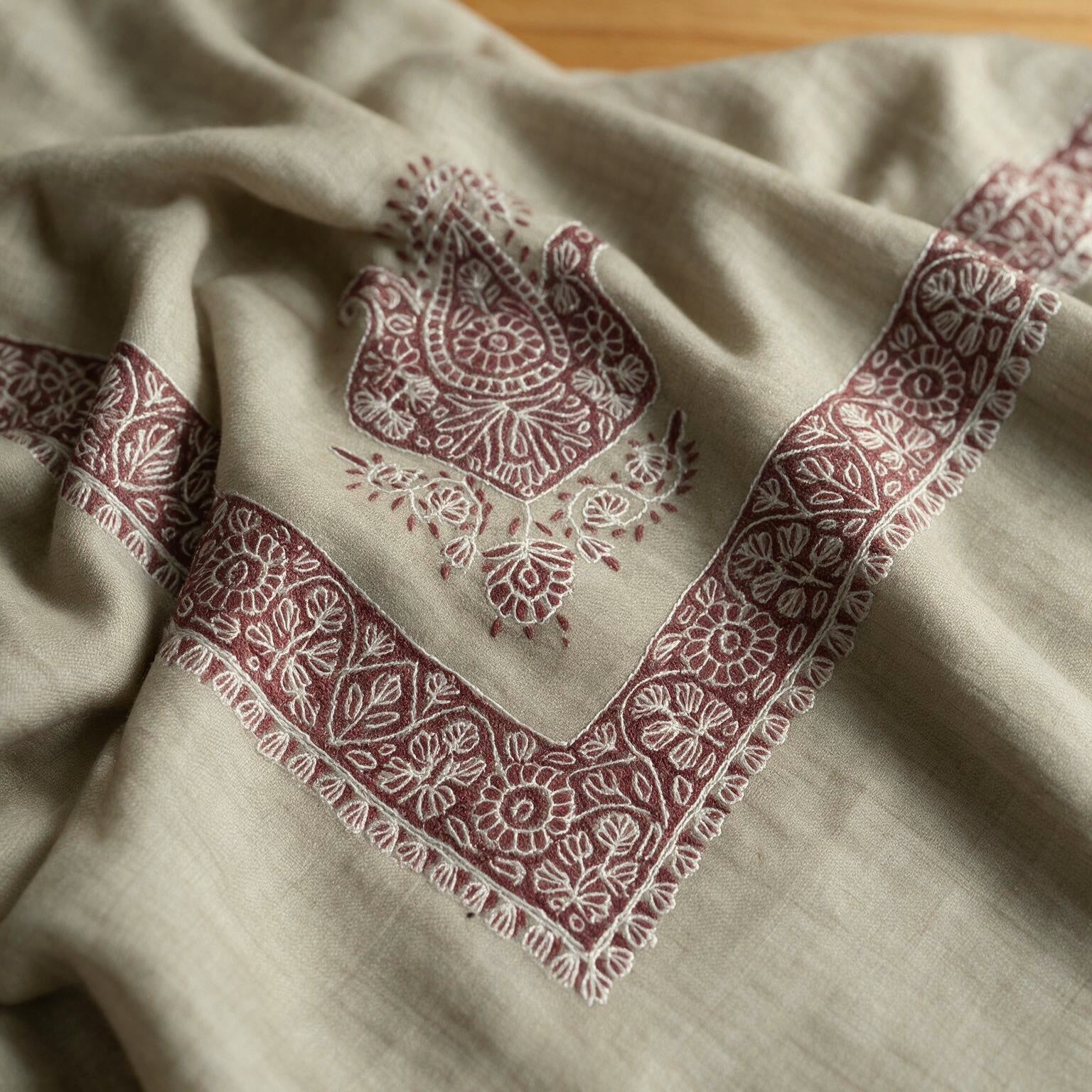 Sabah Kashmiri pashmina ghutra in natural ecru with plum mauve paisley sozni embroidery