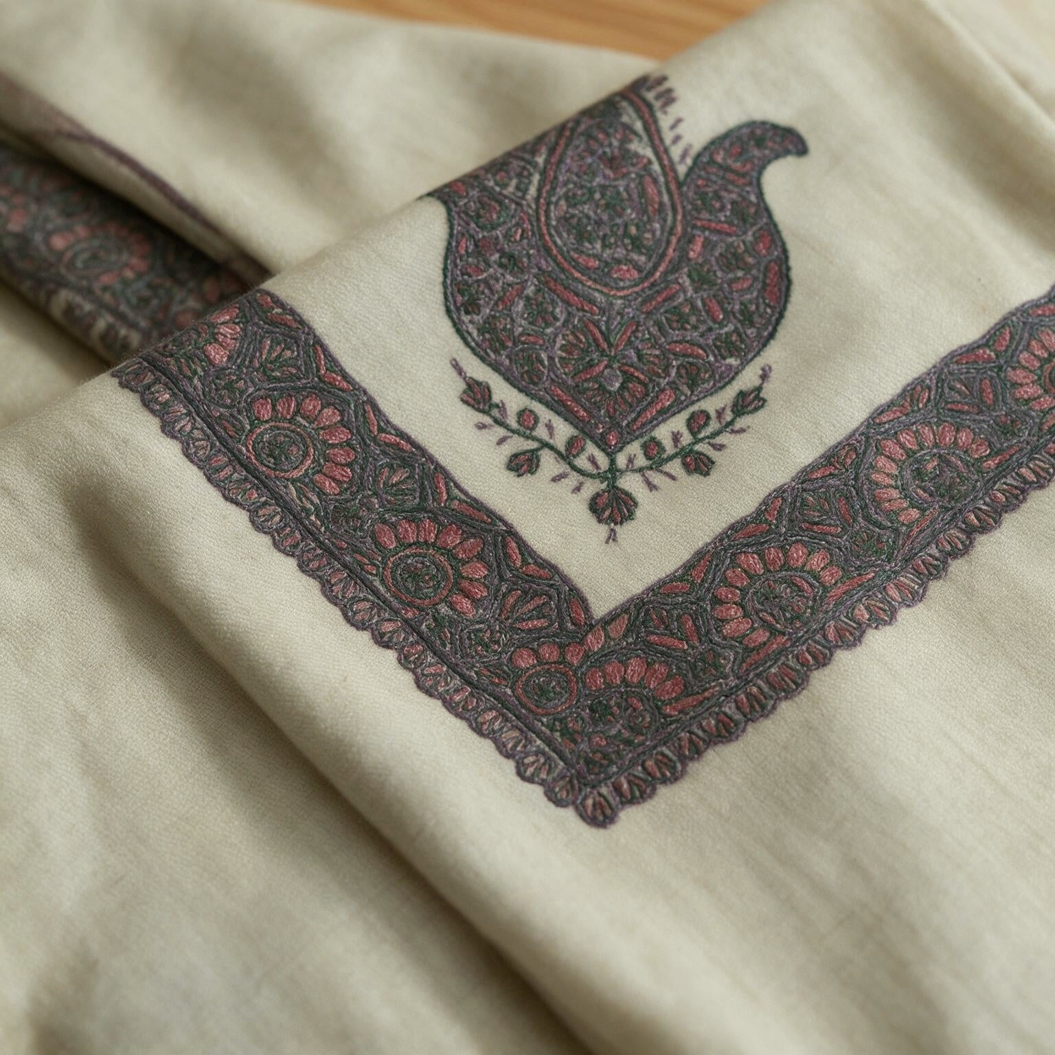Habr Kashmiri pashmina ghutra in natural ecru with grey and rose paisley sozni embroidery