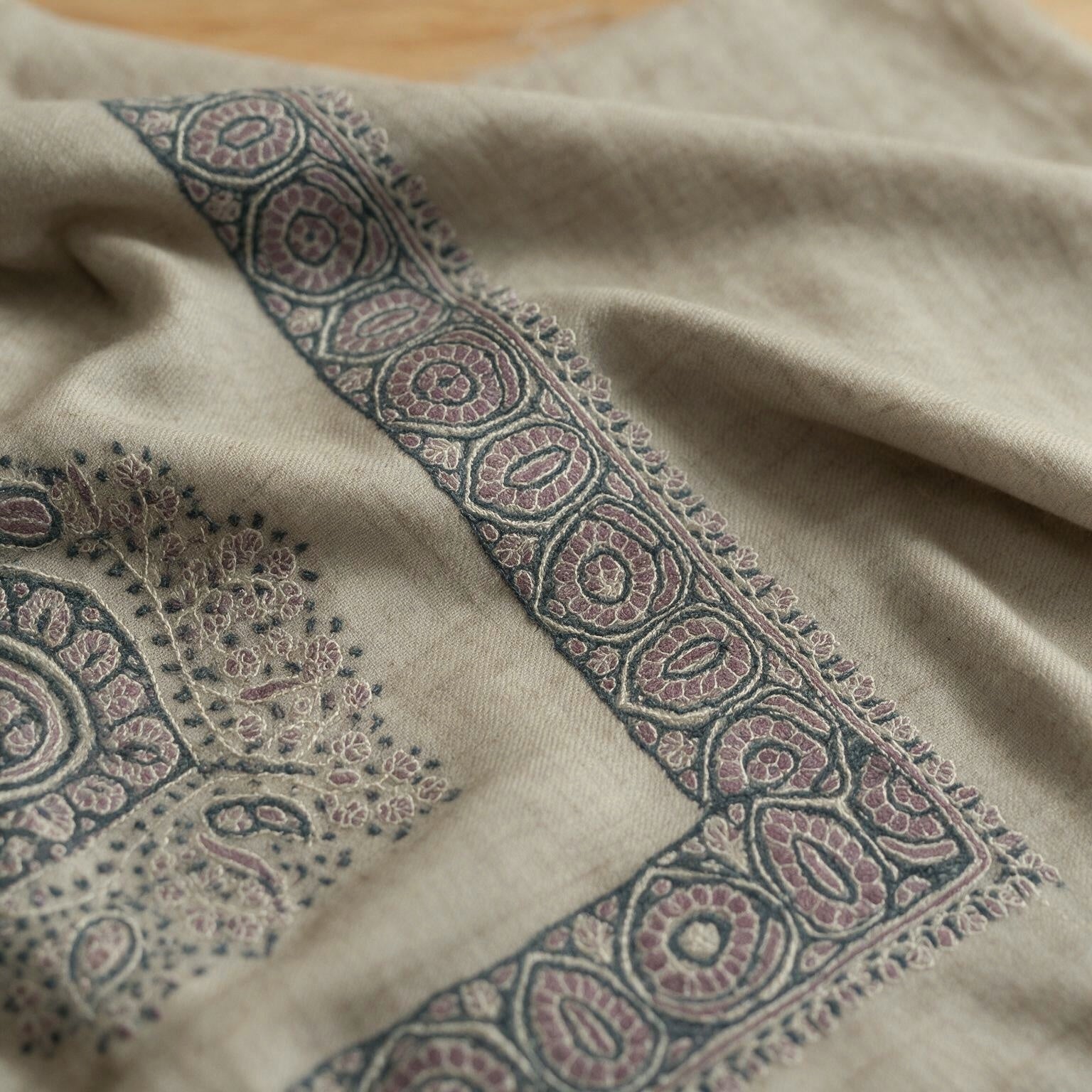 Sahab Kashmiri pashmina ghutra in natural ecru with blue grey paisley sozni embroidery