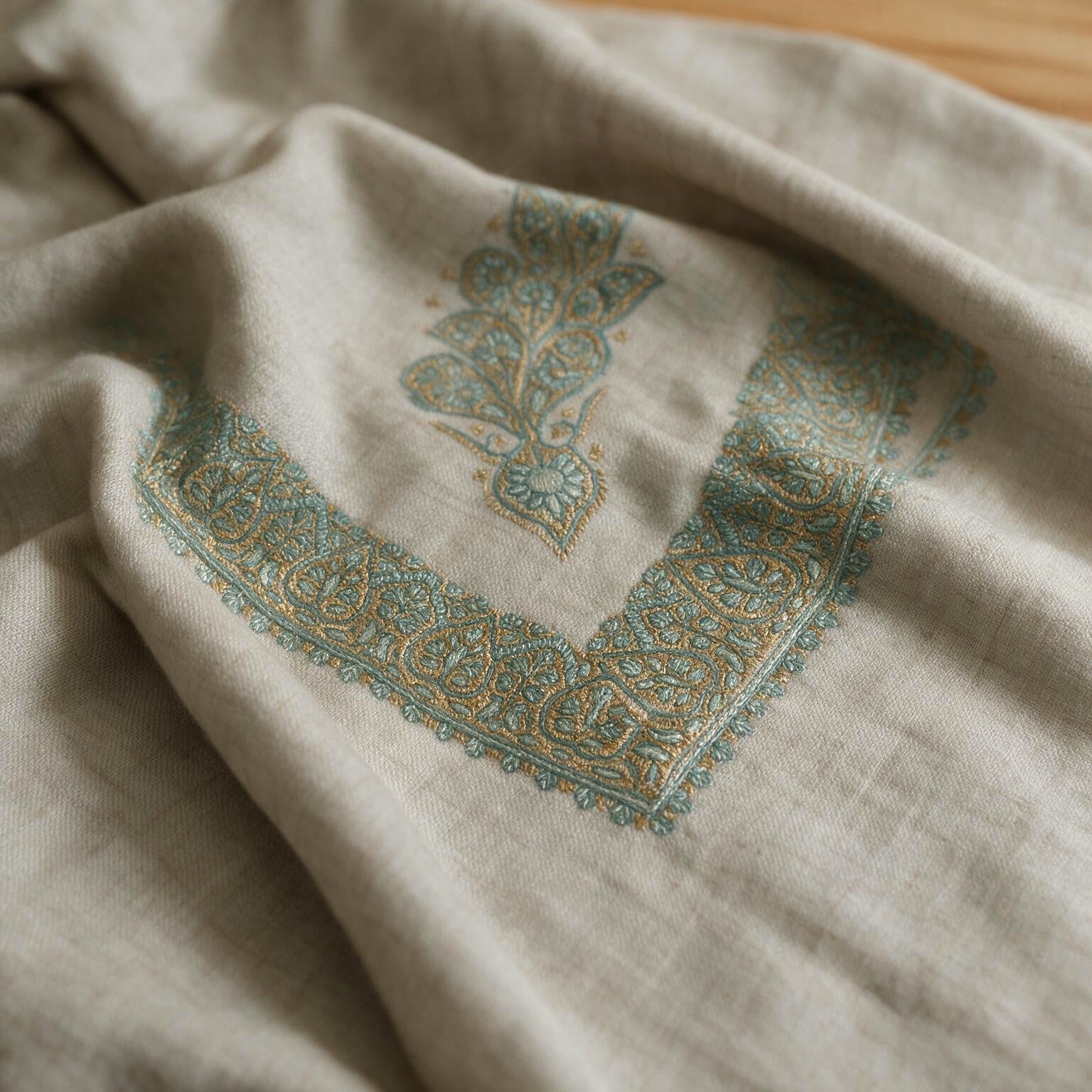 Bahr Kashmiri pashmina ghutra in natural ecru with turquoise and gold paisley sozni embroidery