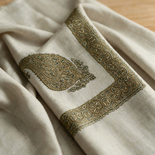 Anbar Kashmiri pashmina ghutra in natural ecru with olive gold paisley sozni embroidery