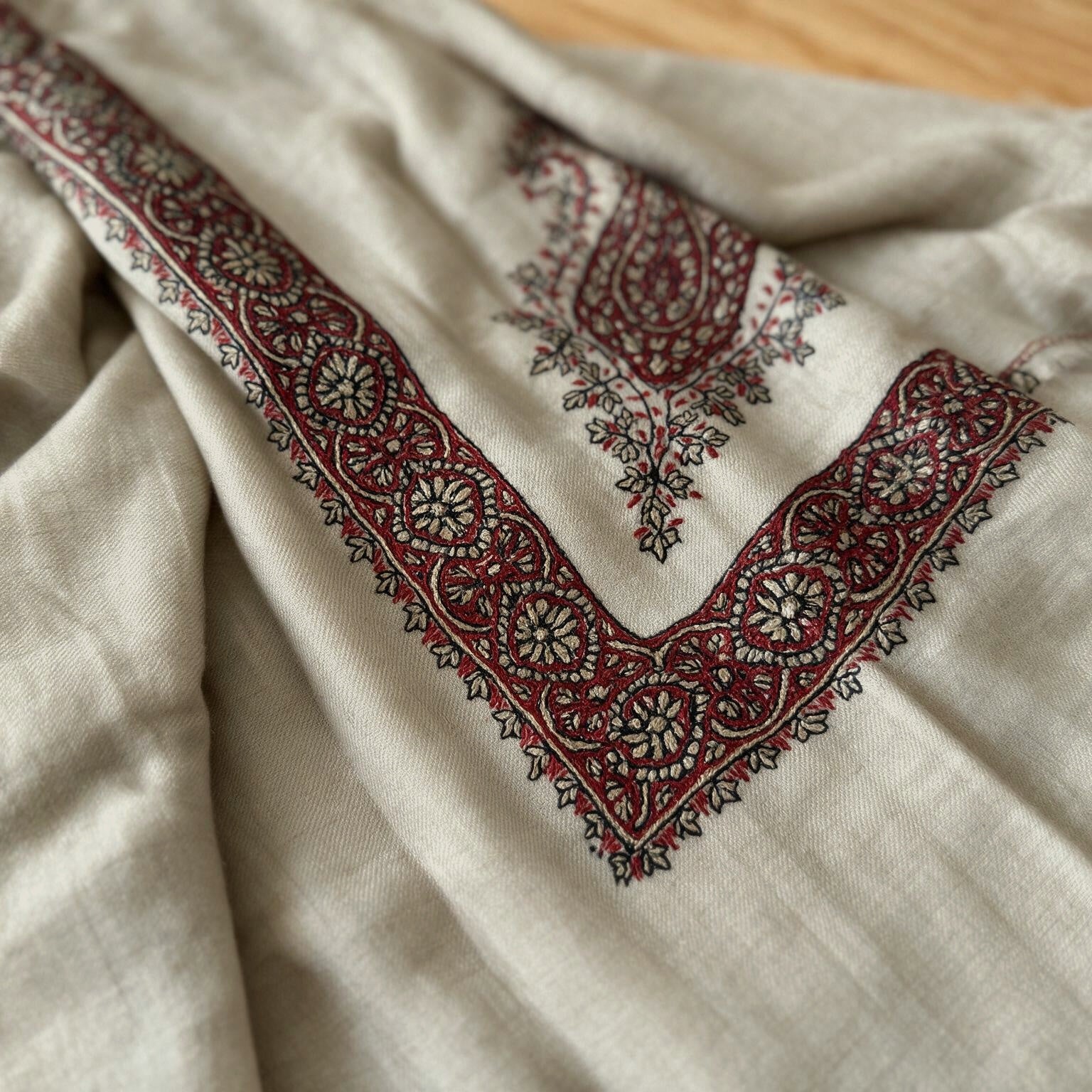 Shafaq Kashmiri pashmina ghutra in natural ecru with deep crimson paisley sozni embroidery