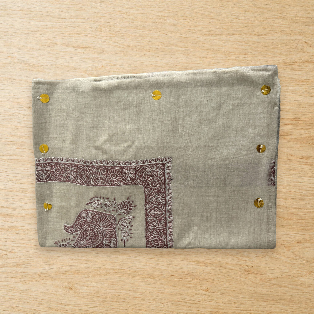 Sabah Kashmiri pashmina ghutra laid flat on a wooden table, true to life colour