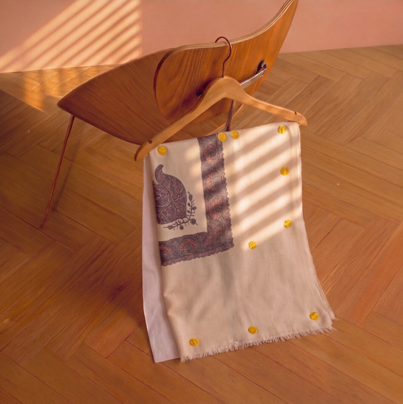 Pashmina Ghutra Anbari - angle 3, hand-loomed Kashmiri pashmina