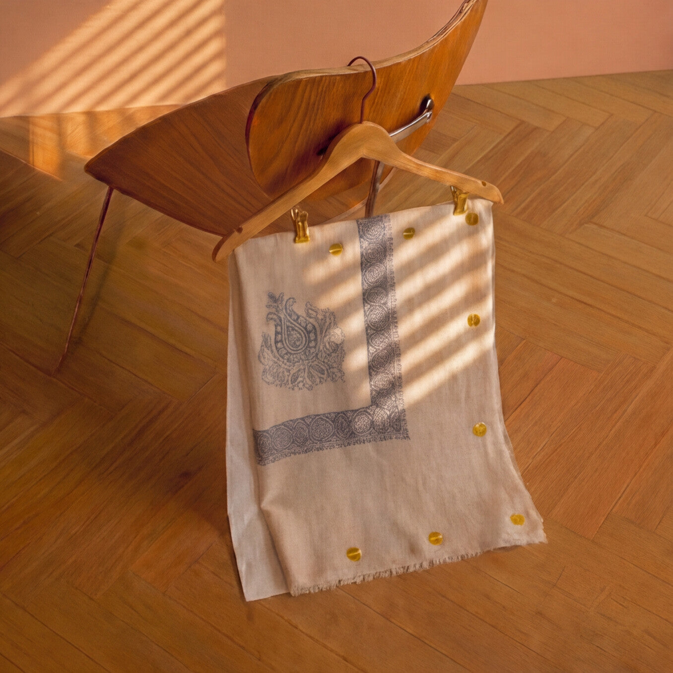 Pashmina Ghutra Sahab - angle 4, hand-loomed Kashmiri pashmina