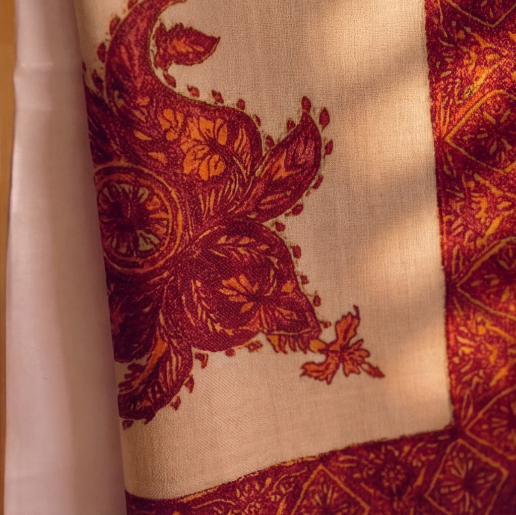 Pashmina Ghutra Khamri - angle 2, hand-loomed Kashmiri pashmina