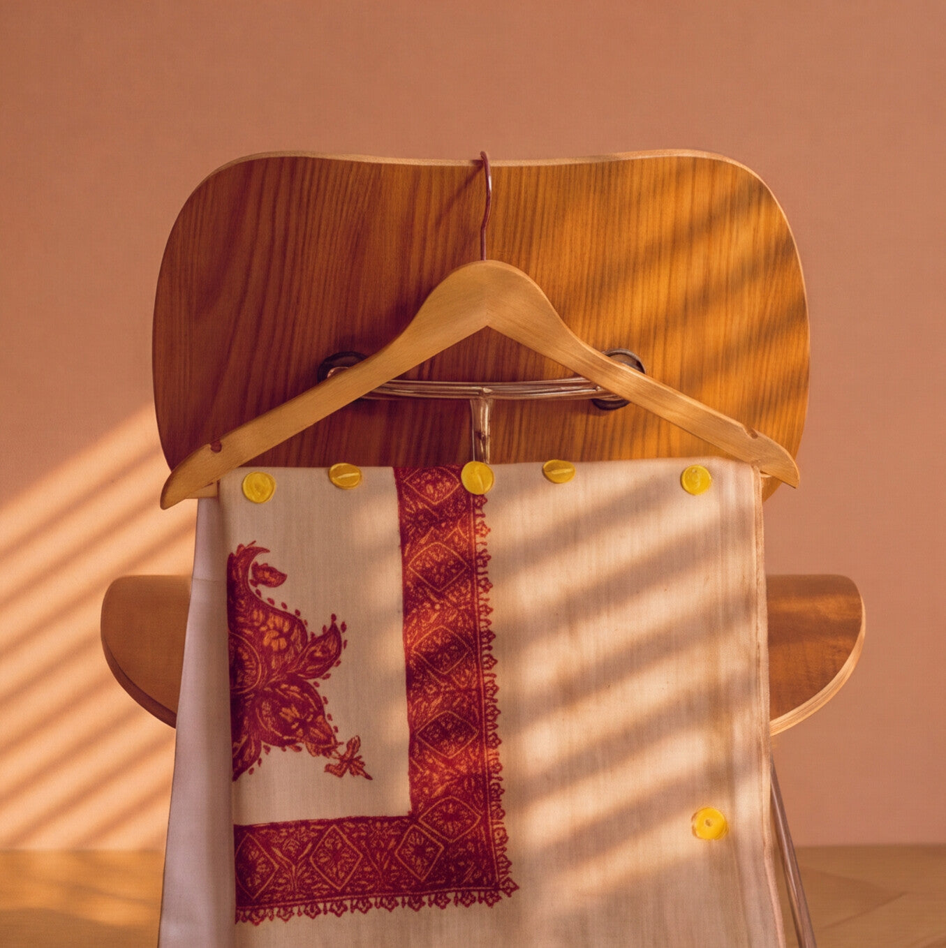 Pashmina Ghutra Khamri - angle 3, hand-loomed Kashmiri pashmina