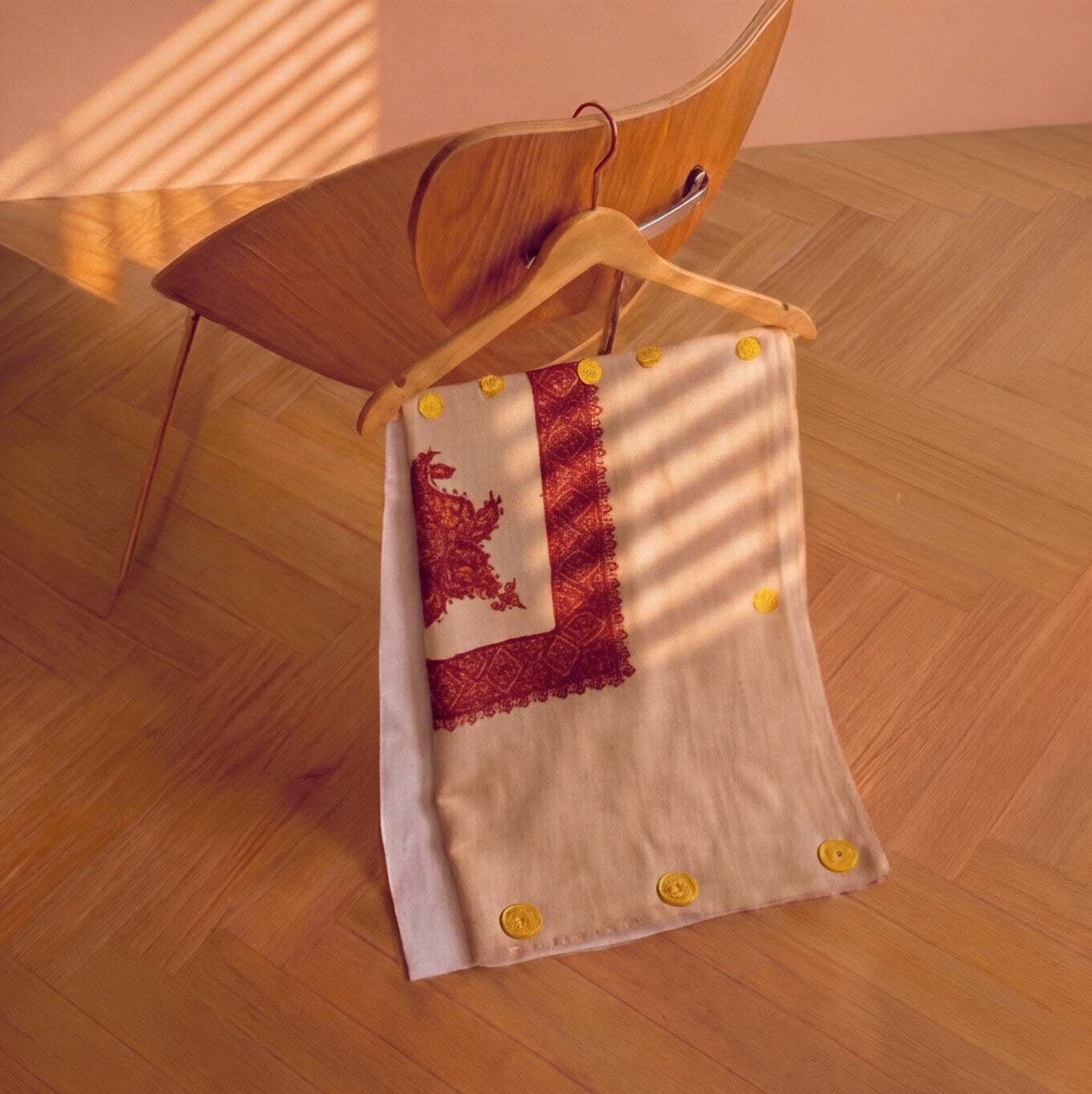 Pashmina Ghutra Khamri - angle 4, hand-loomed Kashmiri pashmina