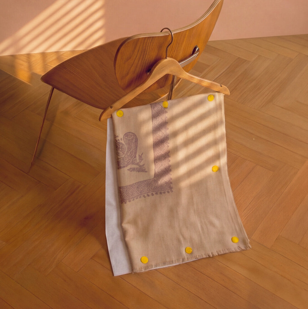 Pashmina Ghutra Samawi - angle 4, hand-loomed Kashmiri pashmina