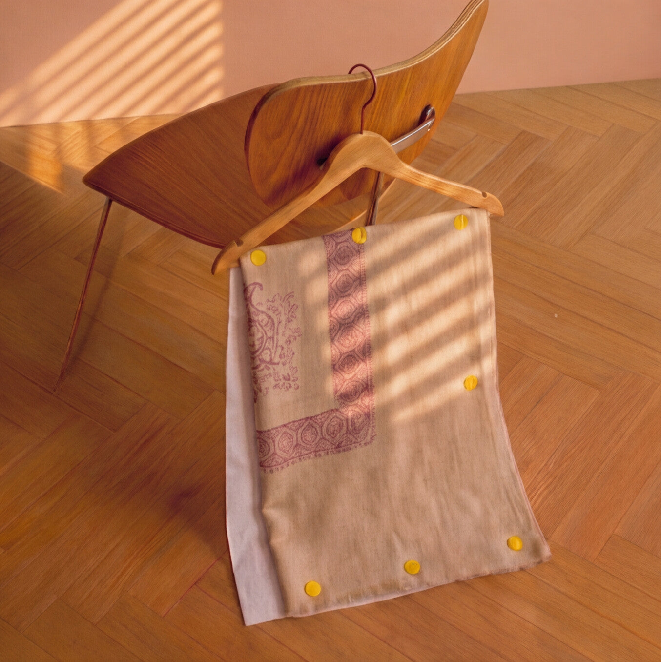 Pashmina Ghutra Anbar - angle 3, hand-loomed Kashmiri pashmina