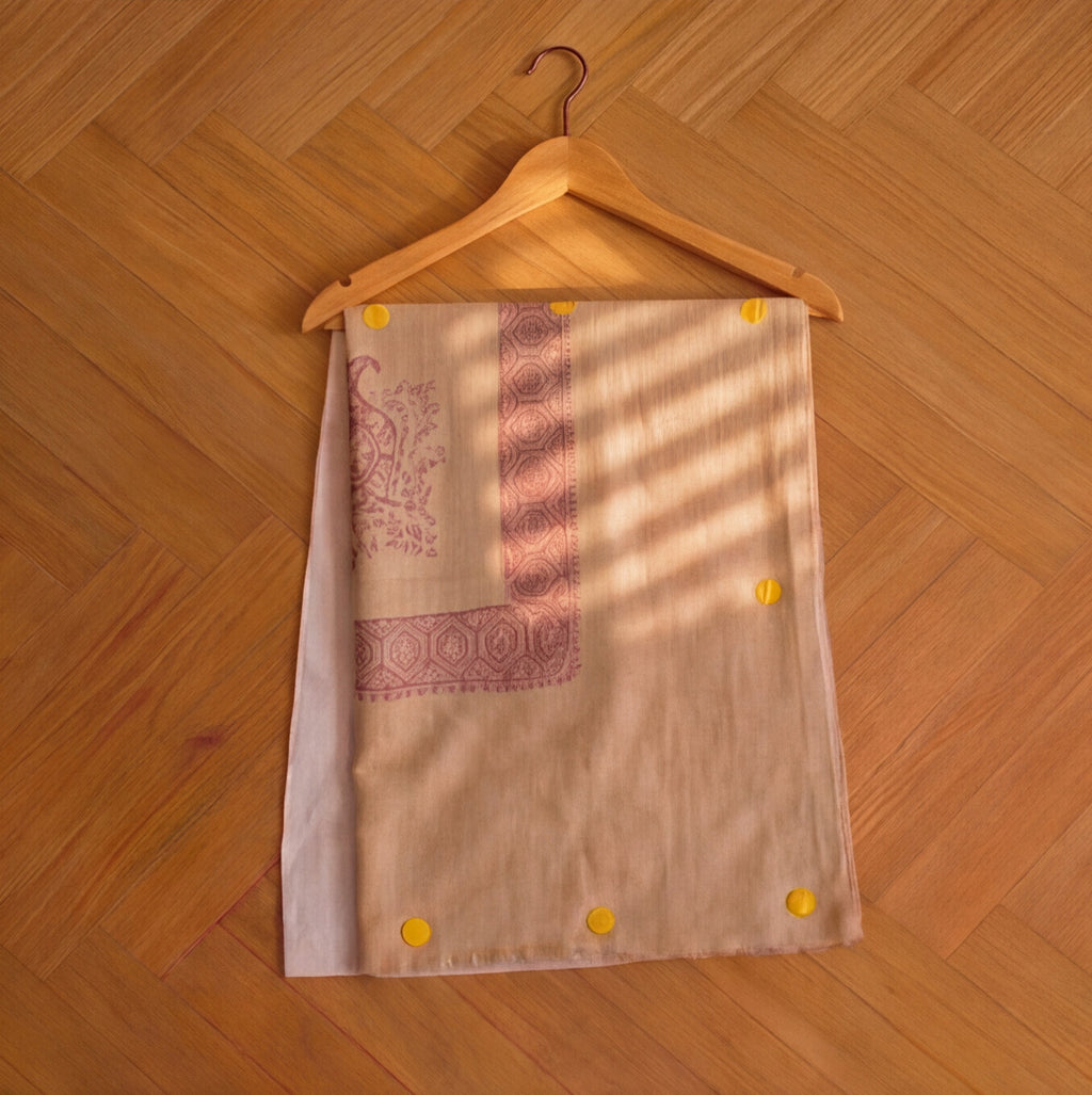 Pashmina Ghutra Anbar - angle 4, hand-loomed Kashmiri pashmina