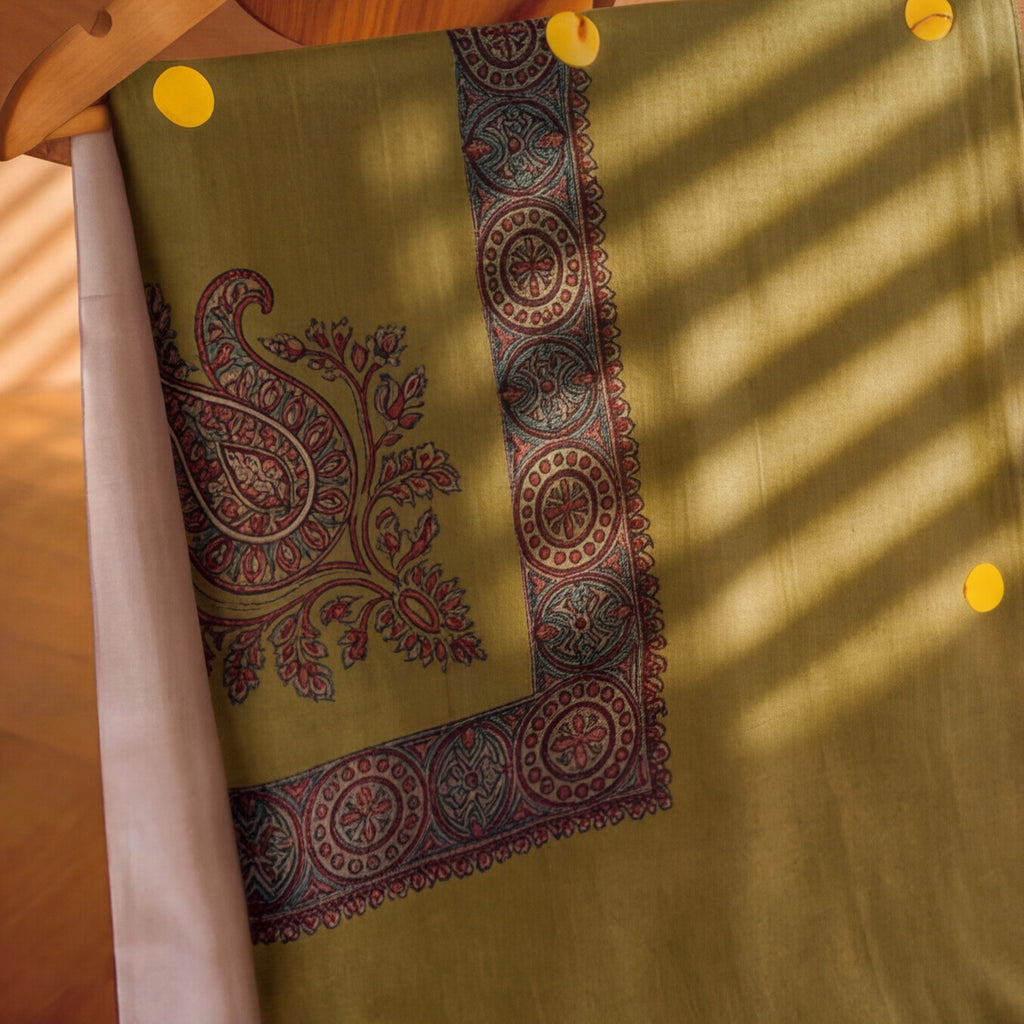 Pashmina Ghutra Jannah - angle 2, hand-loomed Kashmiri pashmina