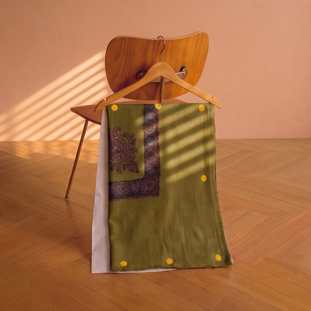 Pashmina Ghutra Jannah - angle 3, hand-loomed Kashmiri pashmina