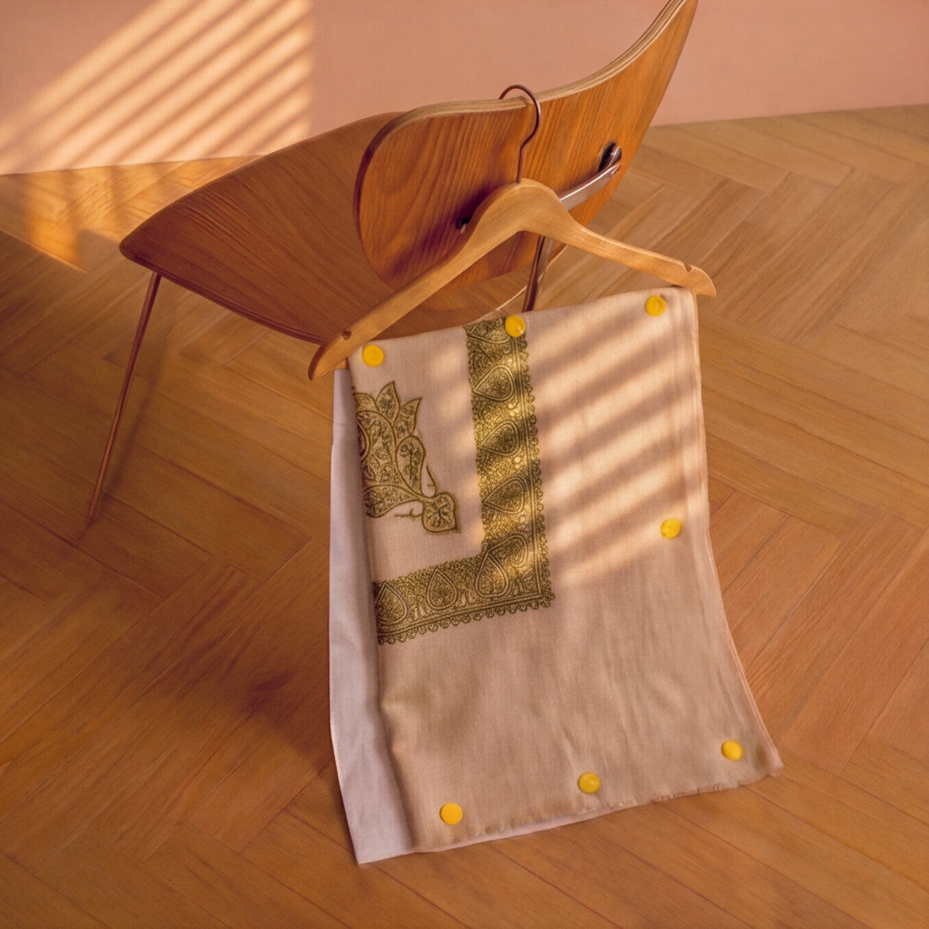 Pashmina Ghutra Firouz - angle 3, hand-loomed Kashmiri pashmina