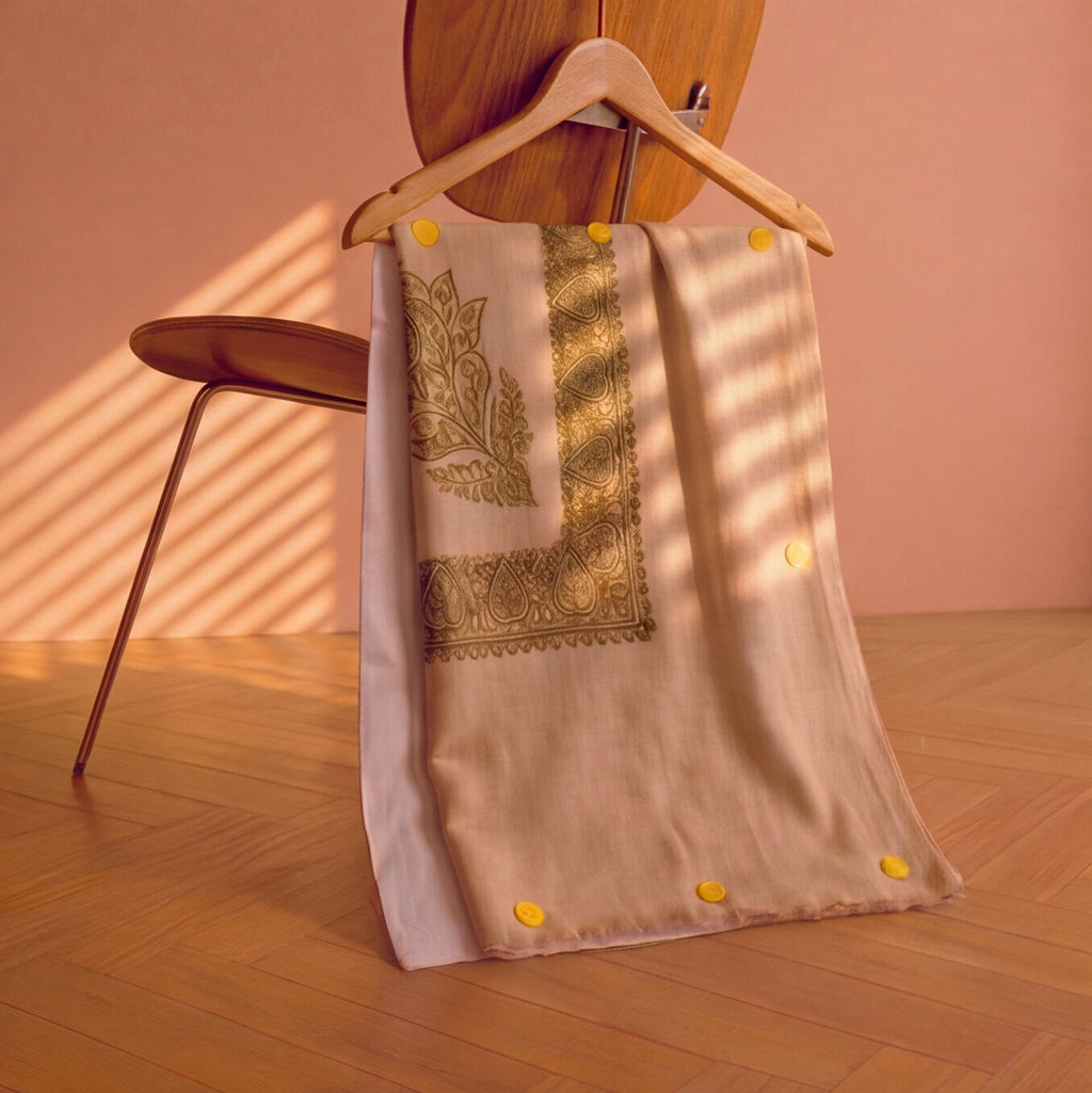 Pashmina Ghutra Hajar - angle 5, hand-loomed Kashmiri pashmina