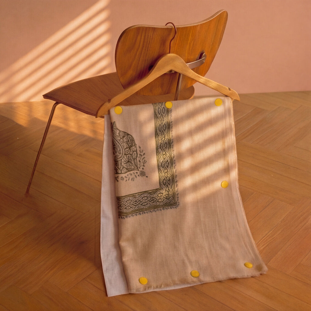 Pashmina Ghutra Marjan - angle 3, hand-loomed Kashmiri pashmina