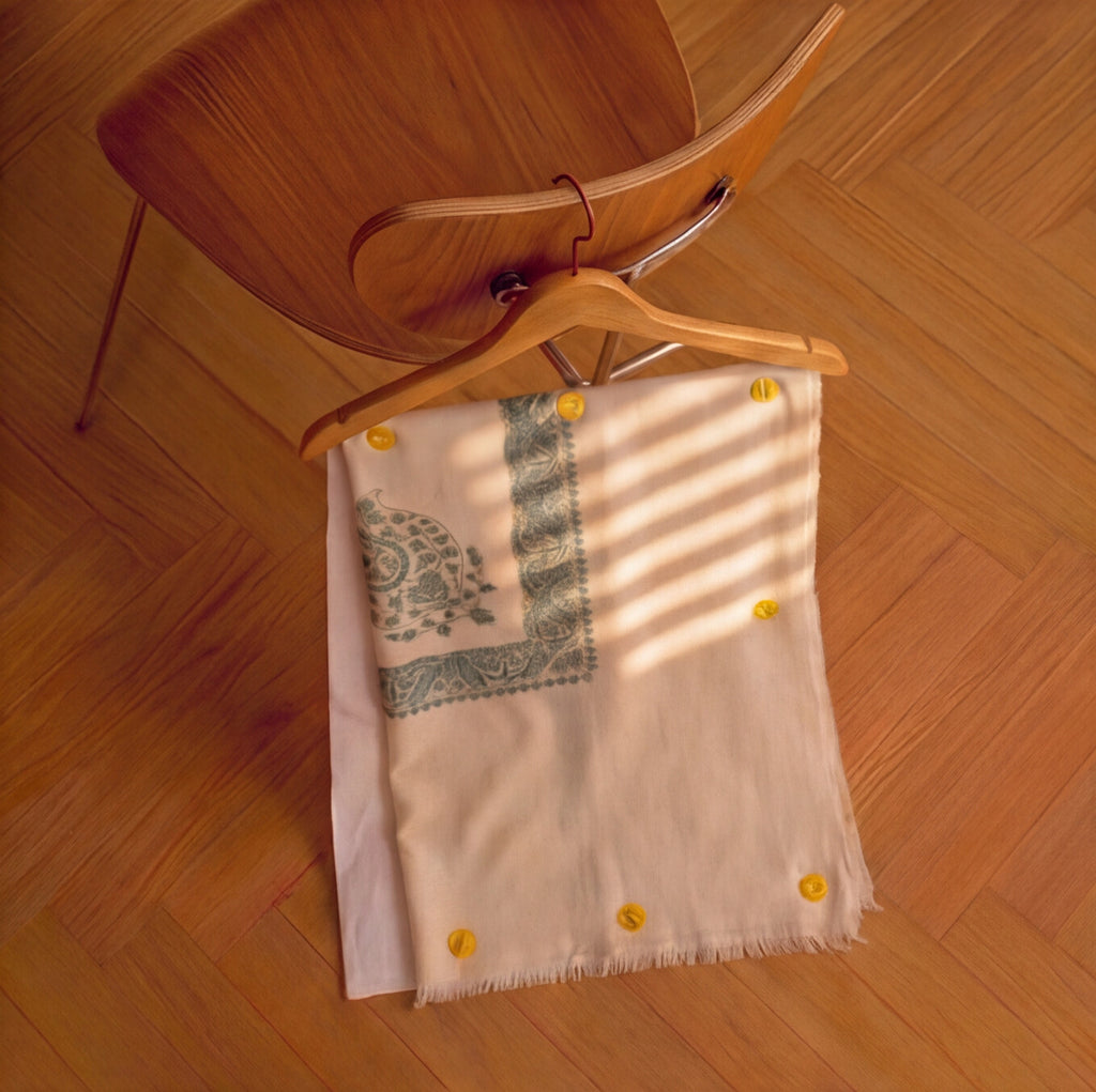 Pashmina Ghutra Lazward - angle 4, hand-loomed Kashmiri pashmina