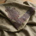 Kashmiri pashmina ghutra embroidery close-up