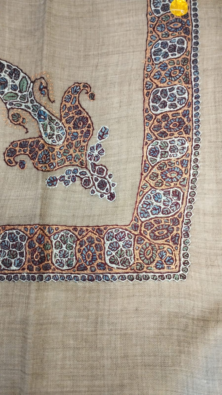 Tuhfa Kashmiri pashmina ghutra, oatmeal base with a copper, ivory and violet corner motif and panelled border