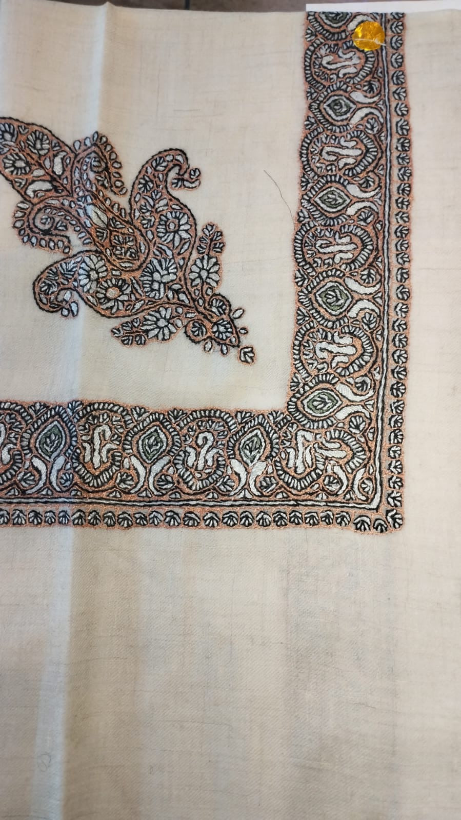 Ablaq Kashmiri pashmina ghutra, cream base with a black and ivory corner motif and border, with touches of sage