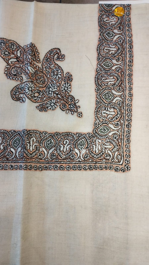 Ablaq Kashmiri pashmina ghutra, cream base with a black and ivory corner motif and border, with touches of sage
