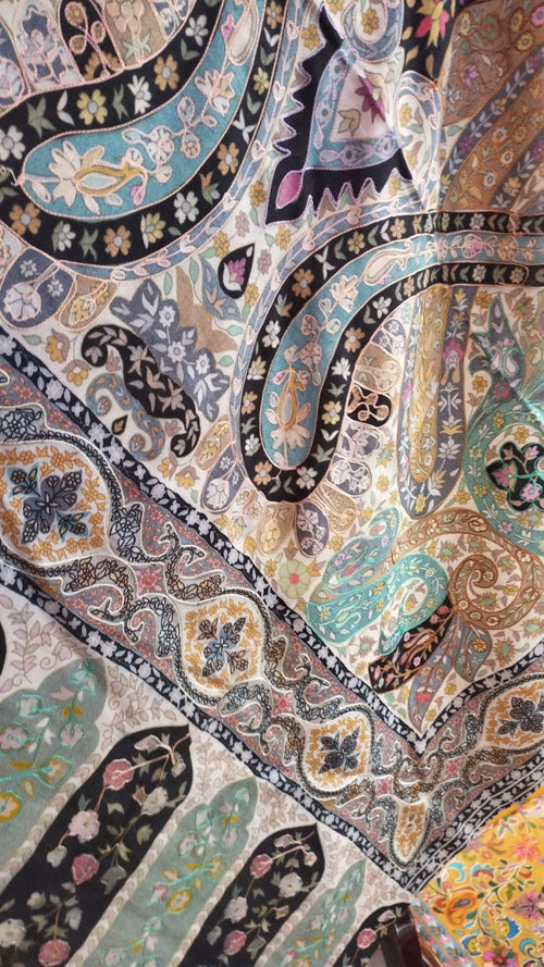 Dibaj shawl close-up, ivory and black paisley