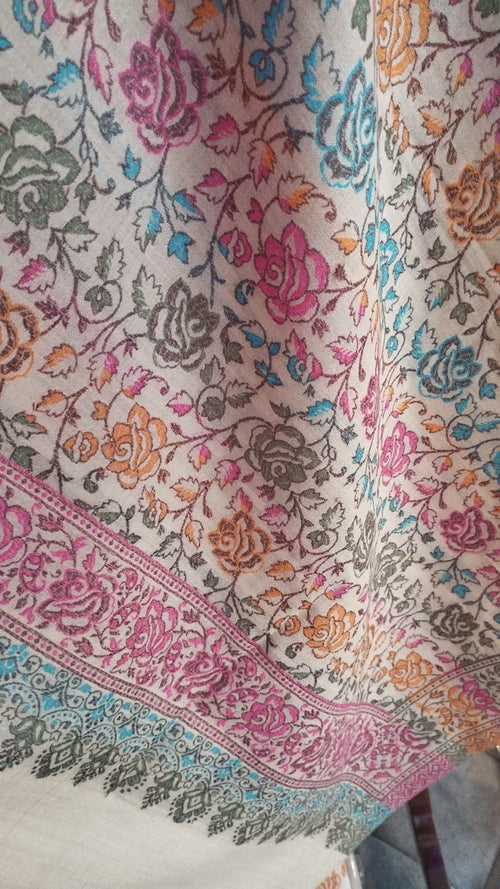 Firdaus shawl close-up, ivory with roses