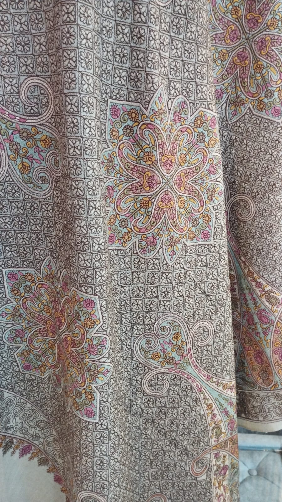 Toranj shawl close-up, ivory medallion lattice